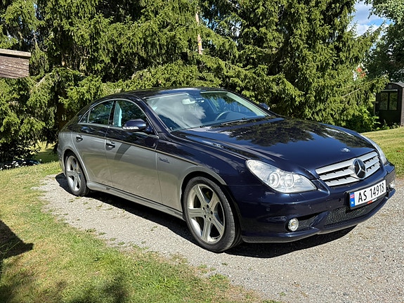 Mercedes-Benz CLS320 3 of 30