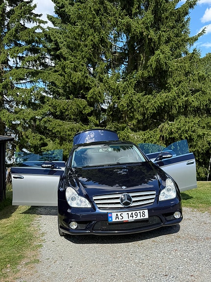 Mercedes-Benz CLS320 5 of 30