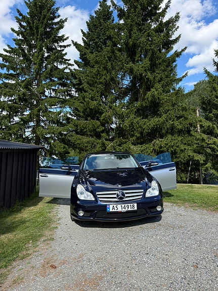 Mercedes-Benz CLS320 7 of 30