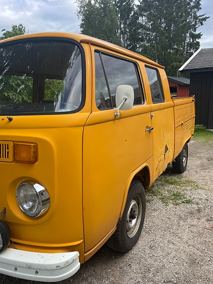 Volkswagen T2 3 of 5