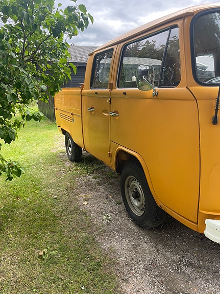 Volkswagen T2 4 of 5