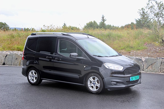 Ford Transit Courier 3 of 5