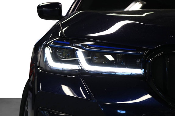 BMW 530e 4 of 5