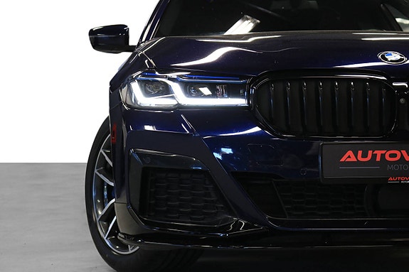 BMW 530e 3 of 5