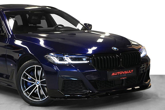 BMW 530e 2 of 5