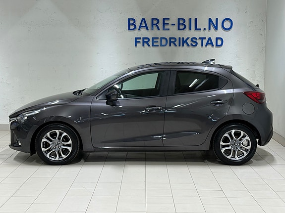 Mazda 2 3 of 5
