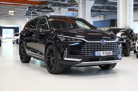 BYD Tang 2 of 5