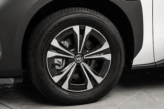 Toyota bZ4X 11 of 30