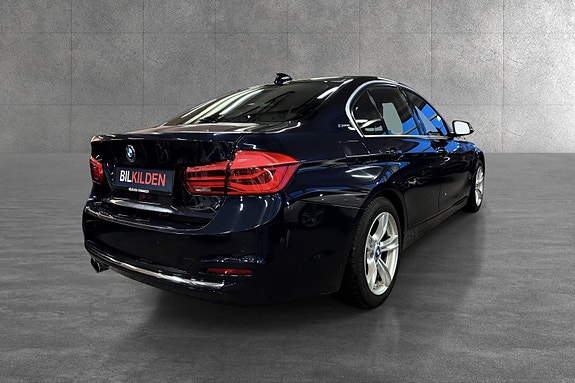 BMW 330e 2 of 19