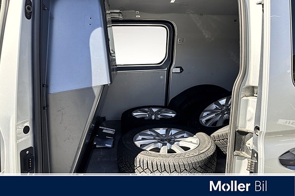 Volkswagen Caddy Maxi 11 of 21