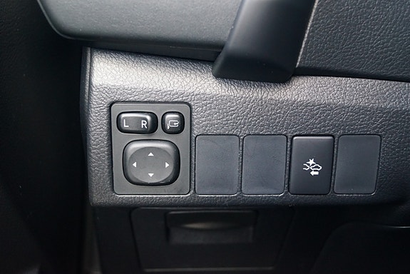 Toyota Auris 26 of 30