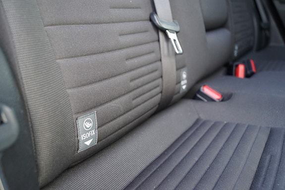 Toyota Auris 15 of 30