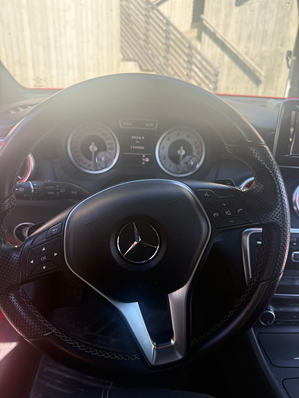 Mercedes-Benz A180 7 of 14