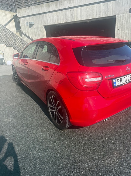 Mercedes-Benz A180 3 of 14