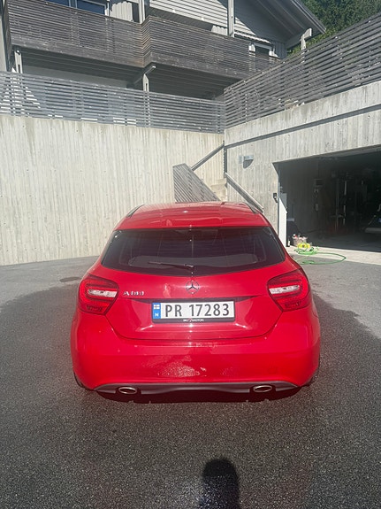 Mercedes-Benz A180 4 of 14