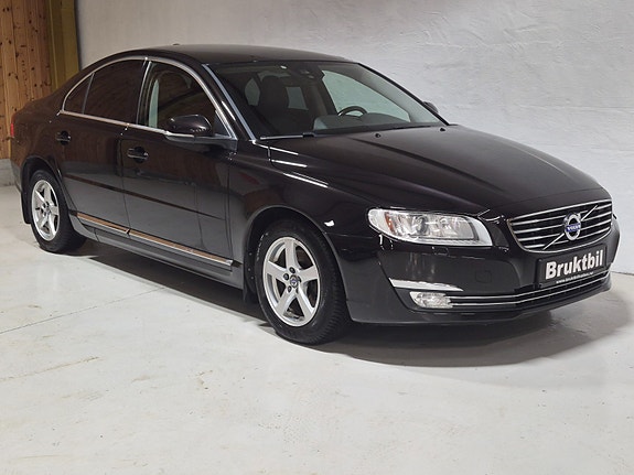 Volvo S80 2 of 5