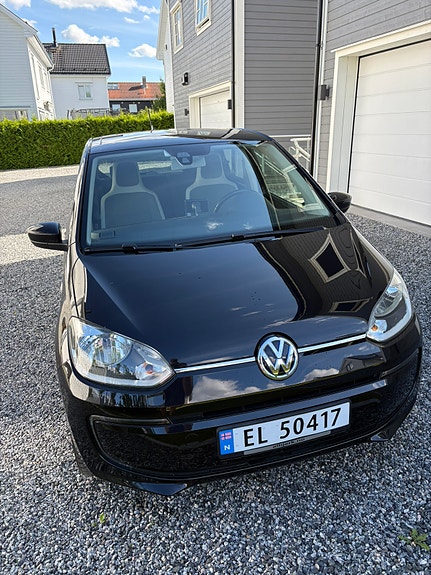 Volkswagen e-Up! 2 of 5