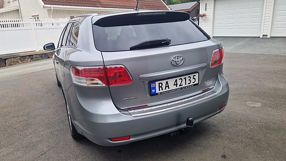 Toyota Avensis 5 of 5