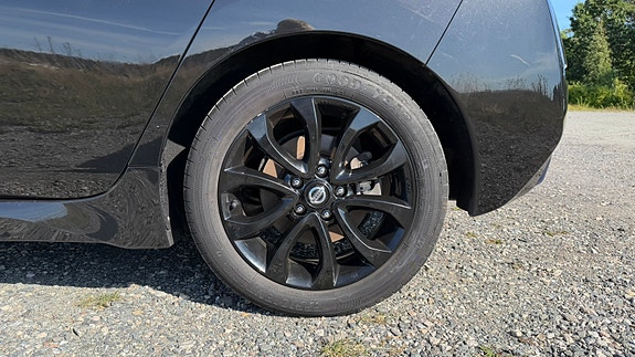 Nissan Leaf 13 of 22