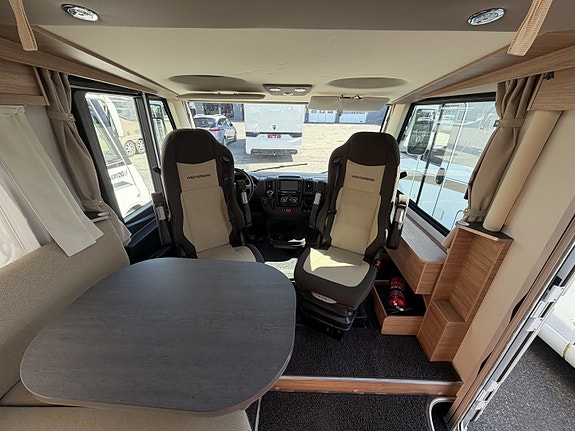 Weinsberg CaraCore 650 MEG 10 of 23
