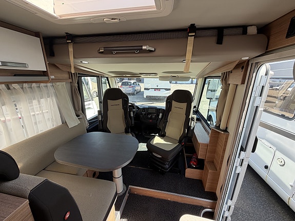 Weinsberg CaraCore 650 MEG 11 of 23