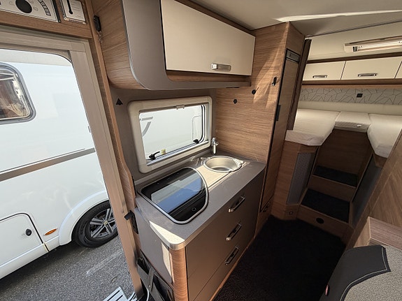 Weinsberg CaraCore 650 MEG 13 of 23