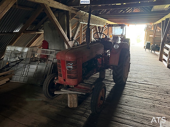 Volvo T24 traktor – parafin og bensin 2 of 5
