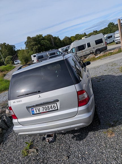 Mercedes-Benz ML500 5 of 5