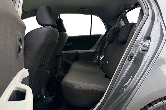 Toyota Yaris 16 of 30