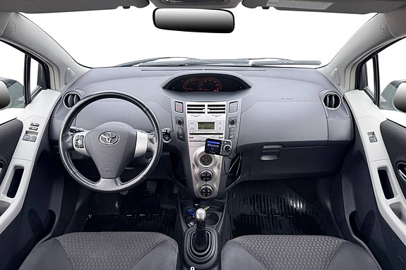 Toyota Yaris 17 of 30