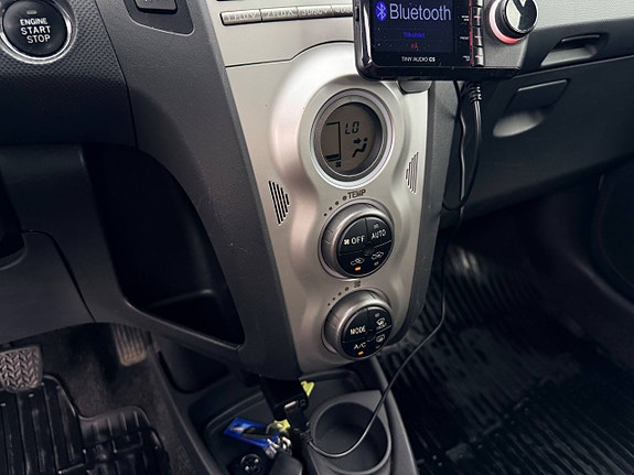 Toyota Yaris 21 of 30