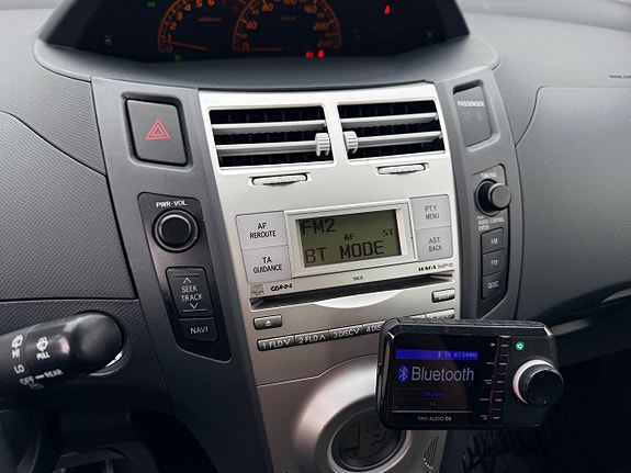 Toyota Yaris 20 of 30