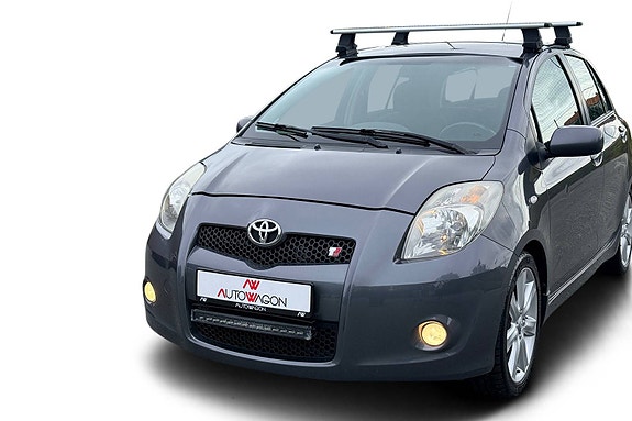 Toyota Yaris 6 of 30