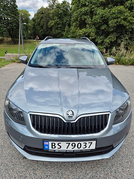 Skoda Octavia 3 of 5