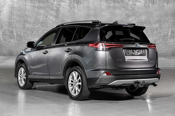 Toyota RAV4 5 of 5