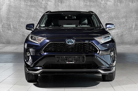 Toyota RAV4 3 of 5