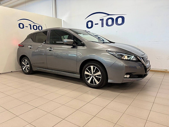 Nissan Leaf 3 of 5