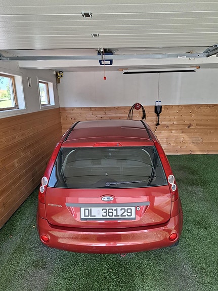 Ford Fiesta 3 of 5
