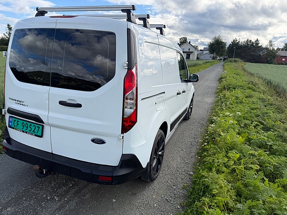 Ford Transit Connect 3 of 26