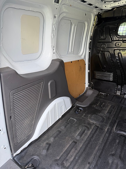 Ford Transit Connect 9 of 26