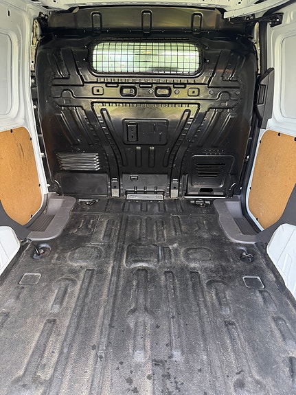 Ford Transit Connect 11 of 26