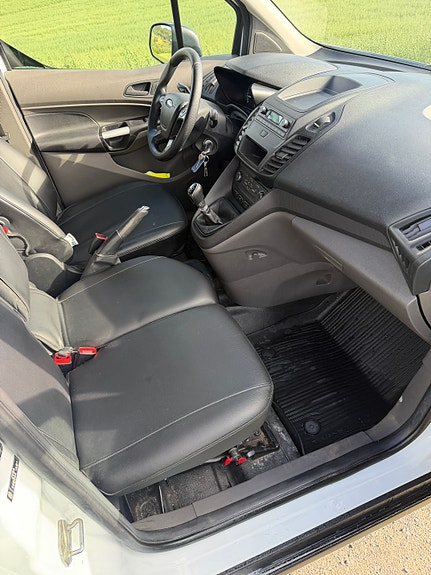 Ford Transit Connect 5 of 26