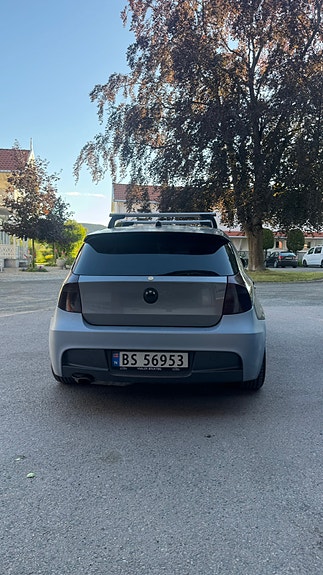 BMW 116i 3 of 5