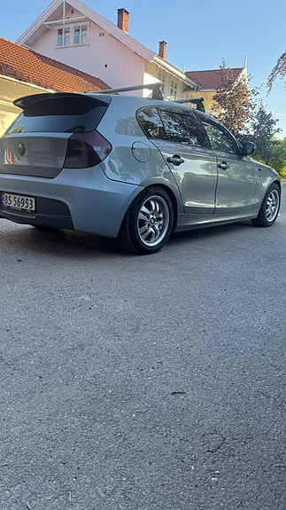 BMW 116i 4 of 5