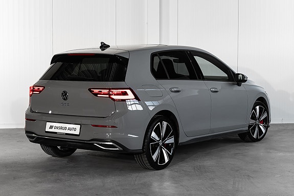 Volkswagen Golf VIII 4 of 5