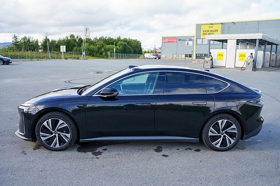 NIO ET5 18 of 20