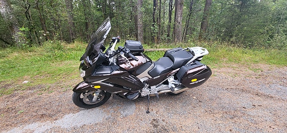 Yamaha FJR 1300 3 of 5