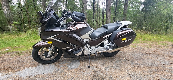 Yamaha FJR 1300 2 of 5