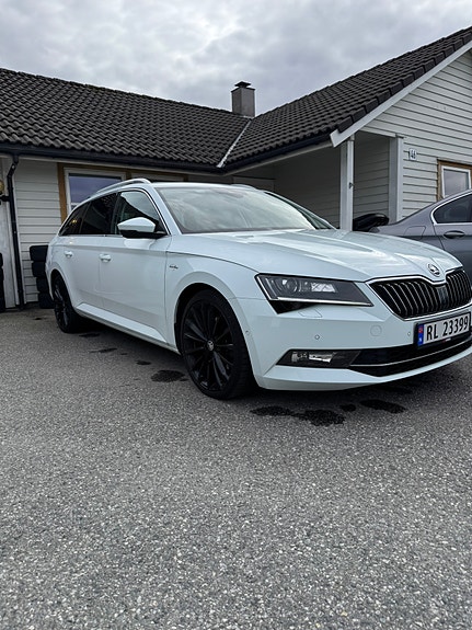 Skoda Superb 4 of 5