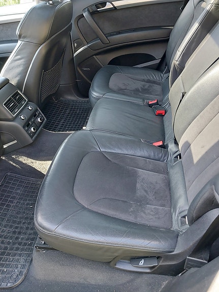 Audi Q7 2 of 5